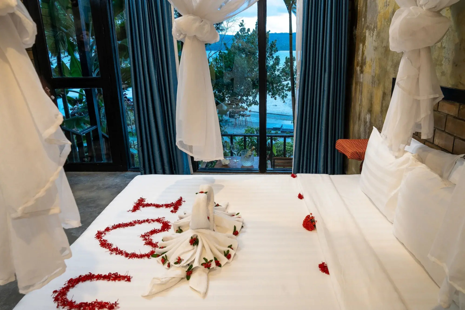 Koh Rong Hill Beach Resort