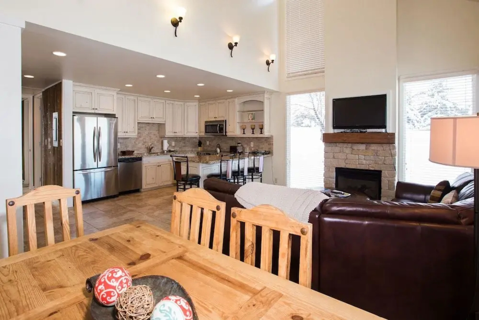 Three Kings Condo Near the Lifts by RedAwning