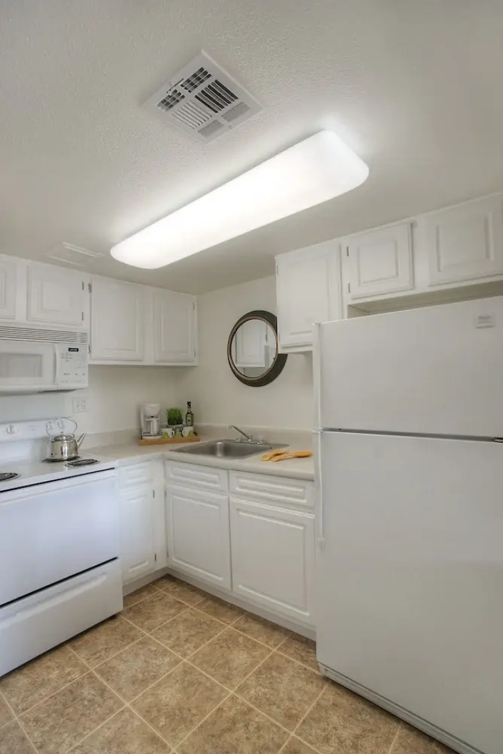 Park Suites at 135 - One Bedroom Apartment