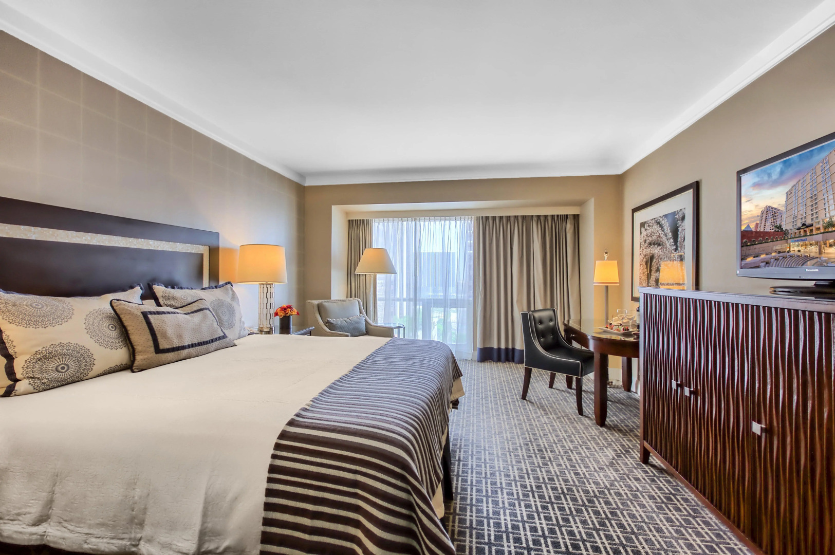 Omni Los Angeles Hotel at California Plaza