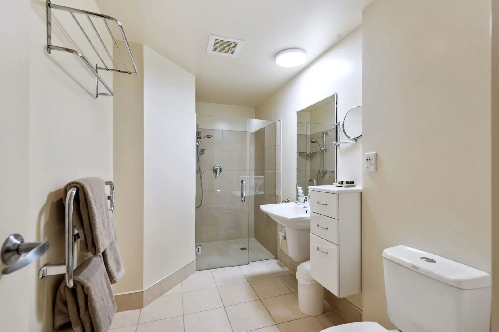 The Pavilions Beachfront Apartments