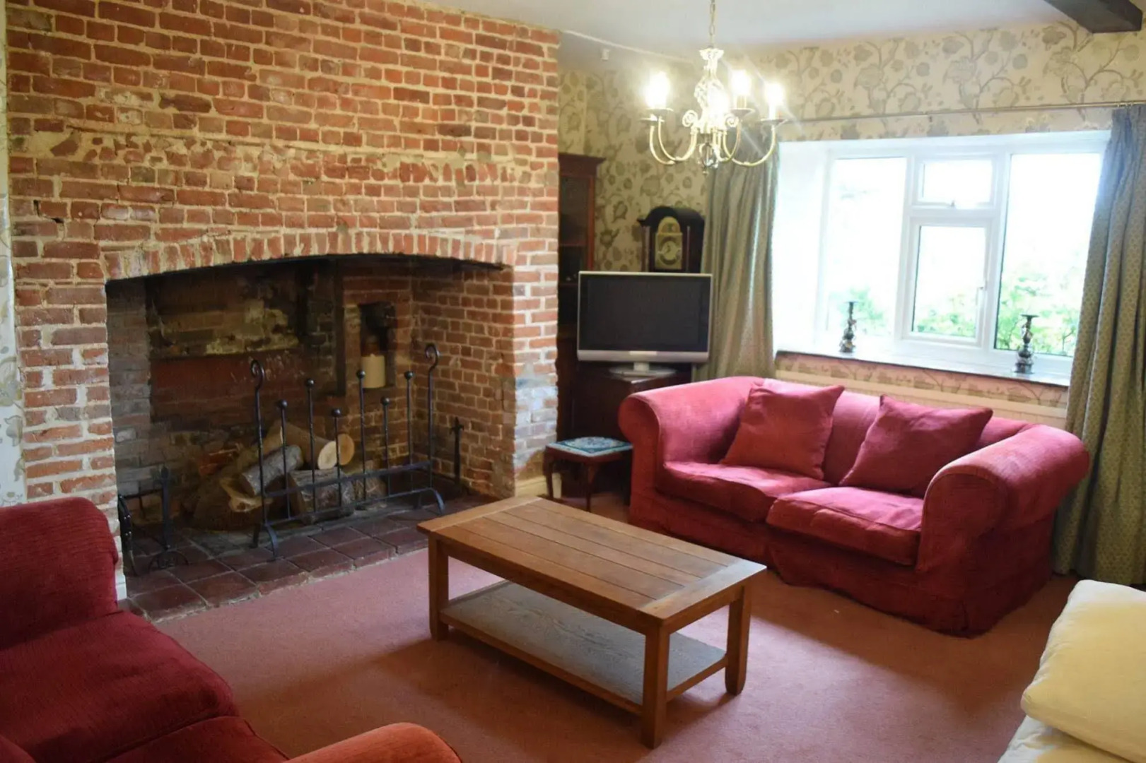 At the Farmhouse Hunters Hall