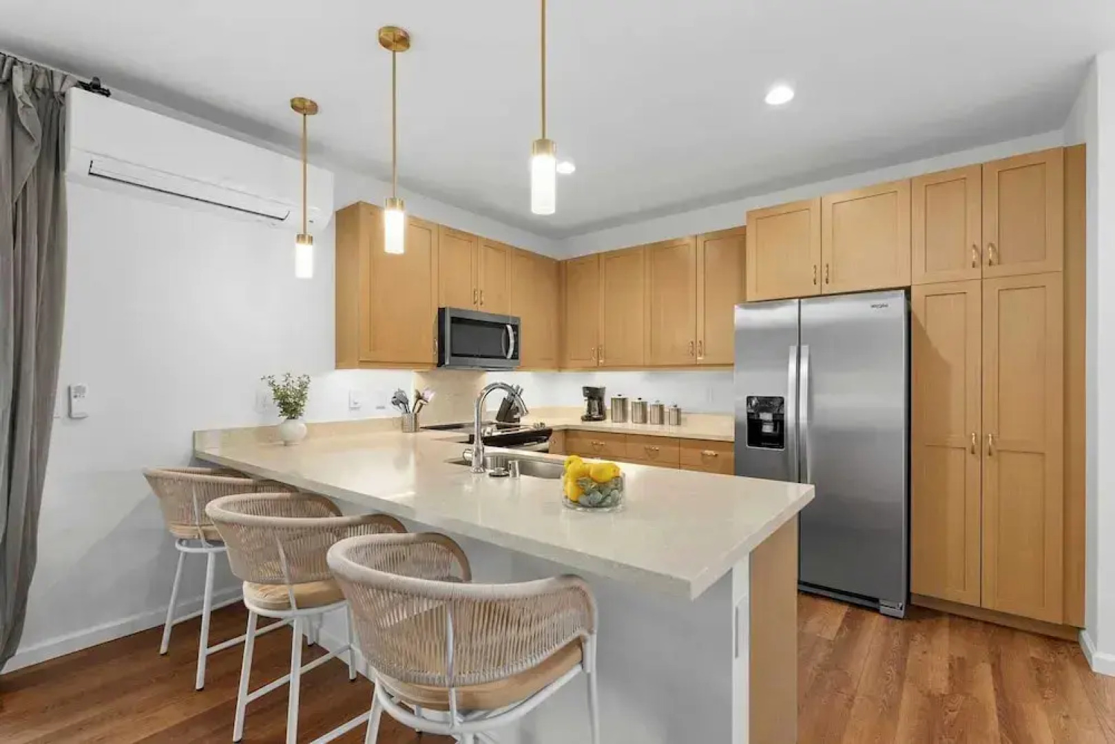 Makaha Villa by Avantstay Mountain + Ocean Views