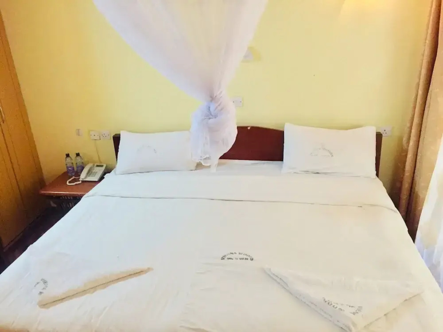 Vienna Woods Holiday Inn Limited