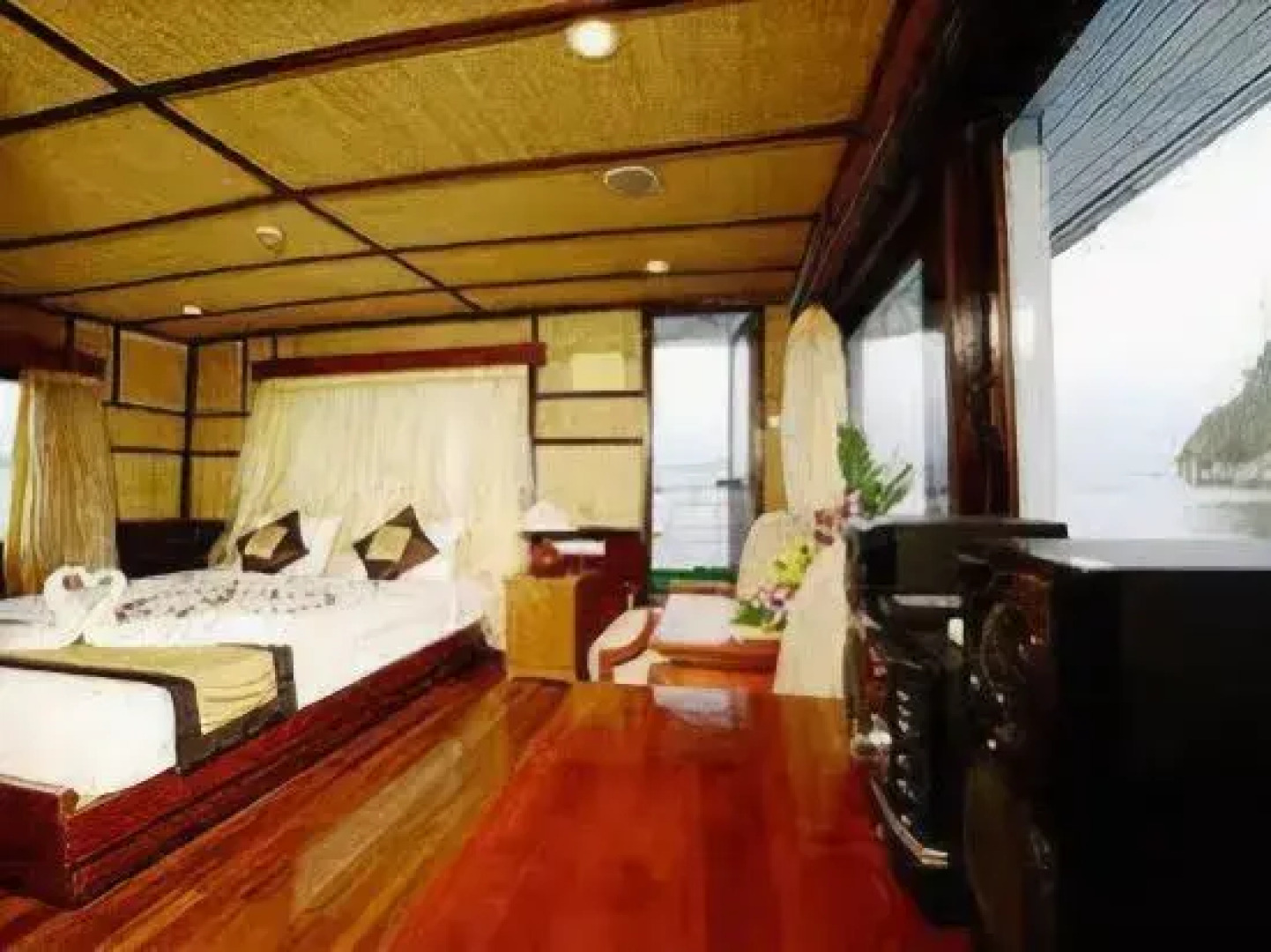 Imperial Junk Halong