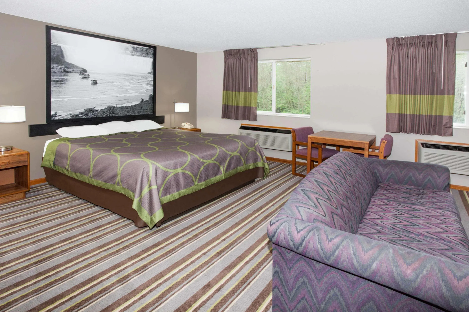 Watseka 24 Inn & Suites