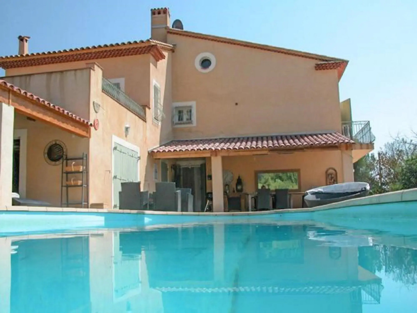 Stunning Holiday Home in Brue Auriac with Swimming Pool
