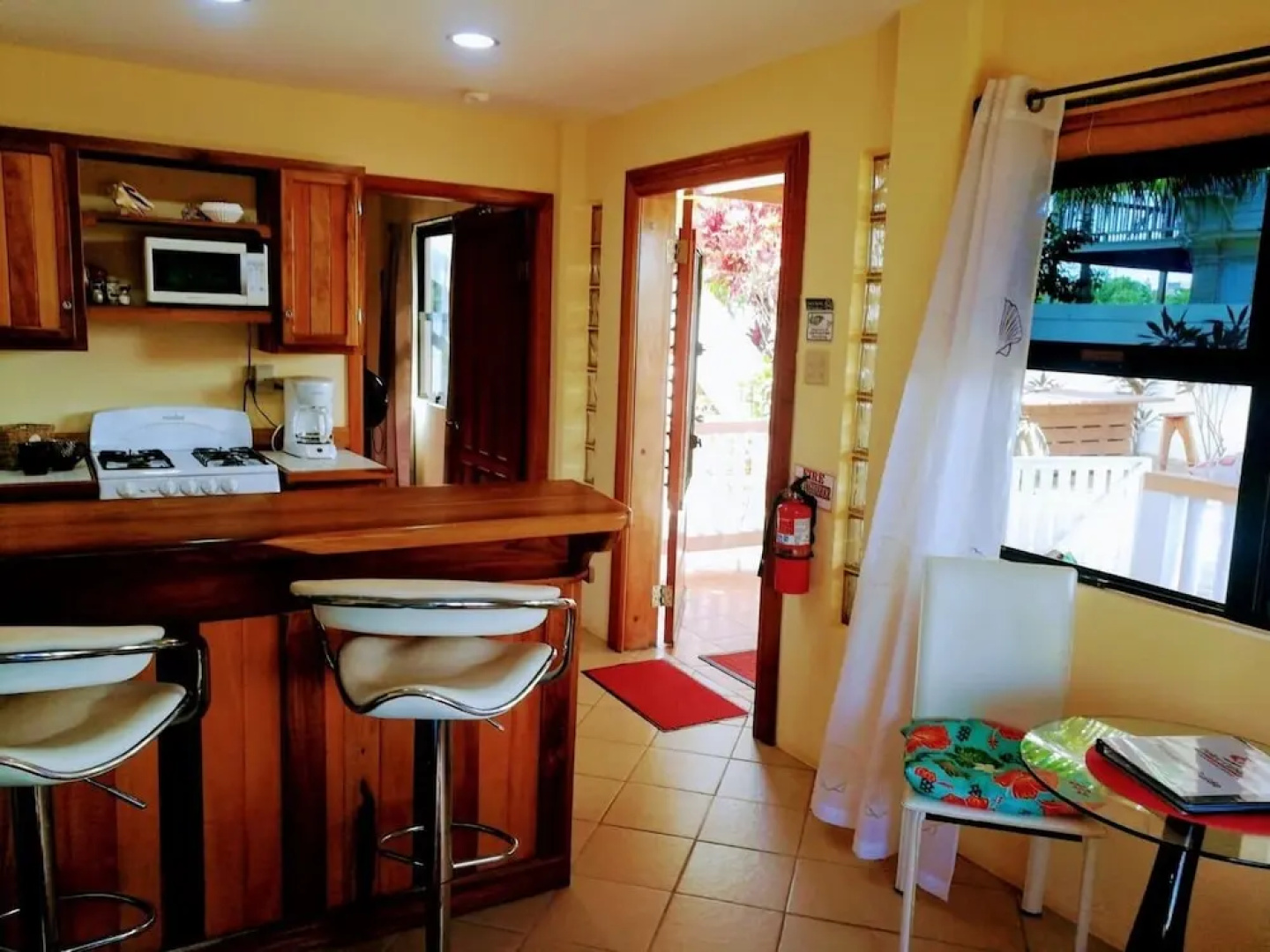 Dolce Cabana Waterfront Suites