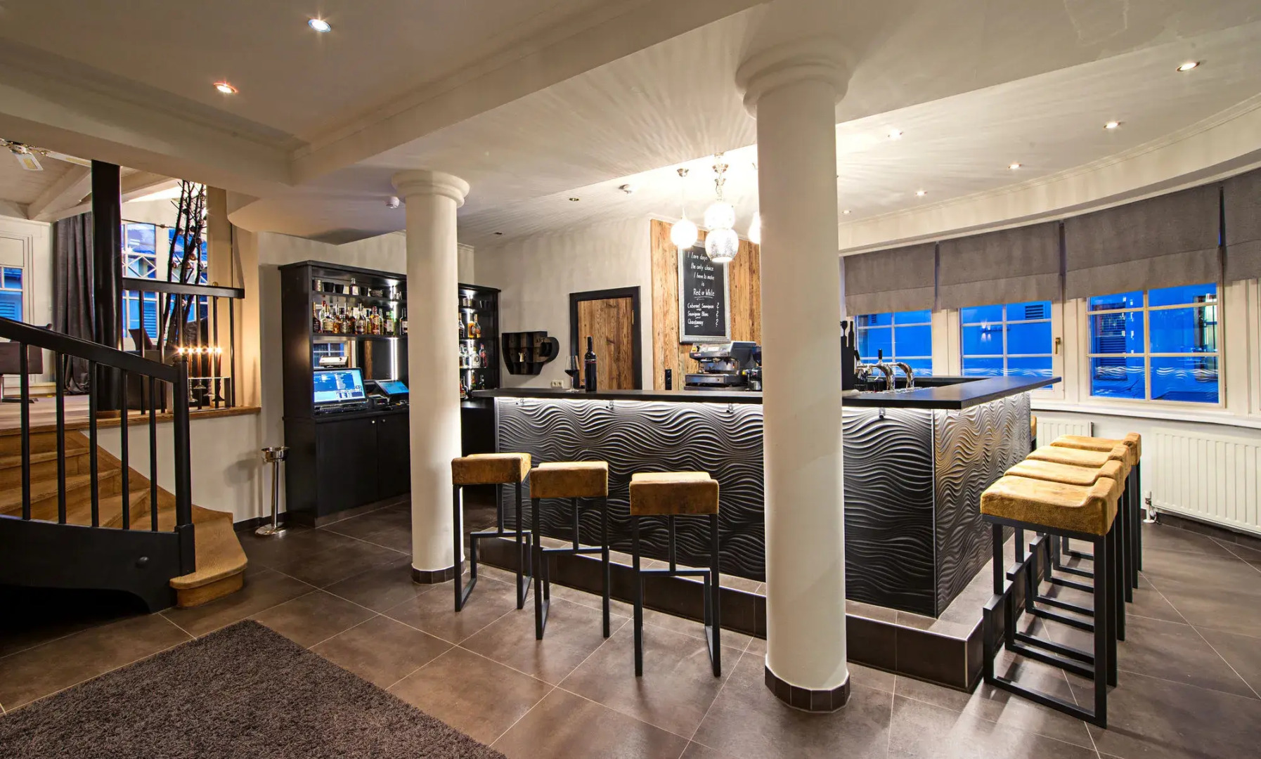 TWO TIMEZ - Boutique Hotel