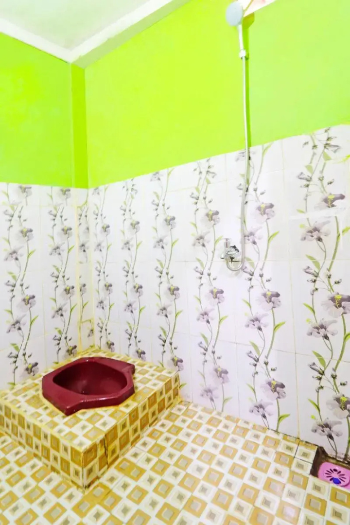 SPOT ON 91222 Kanjeng Mami Homestay Syaria