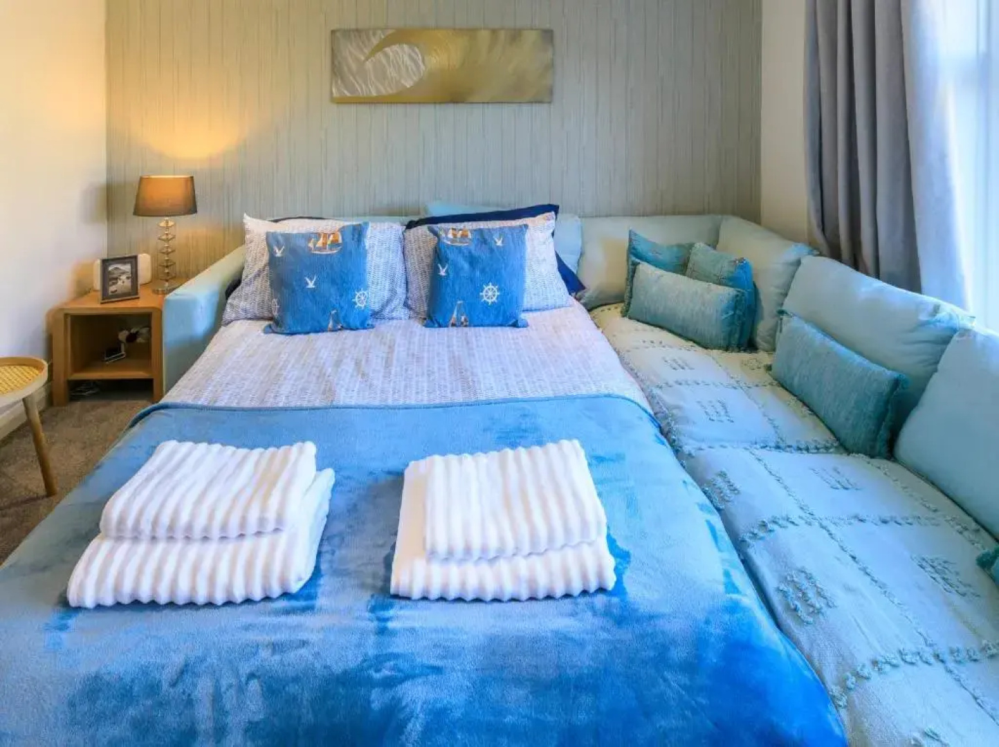 Cottage sleeps 6 within 5 mins from the sea