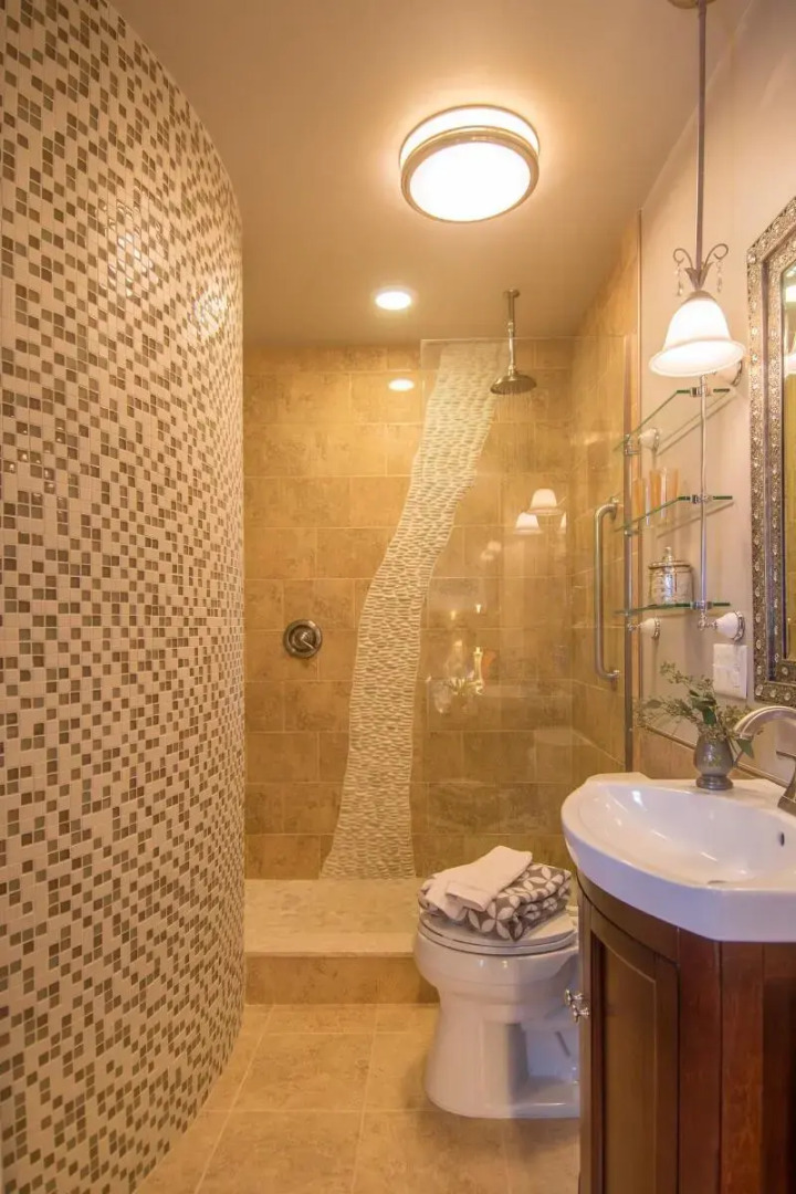 Gothic Eves Inn and Spa Bed and Breakfast