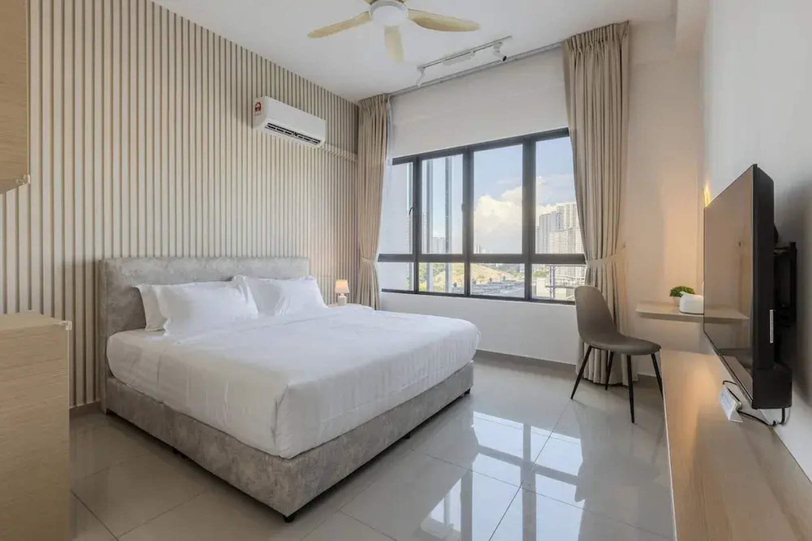 Sunshine Residence Suites