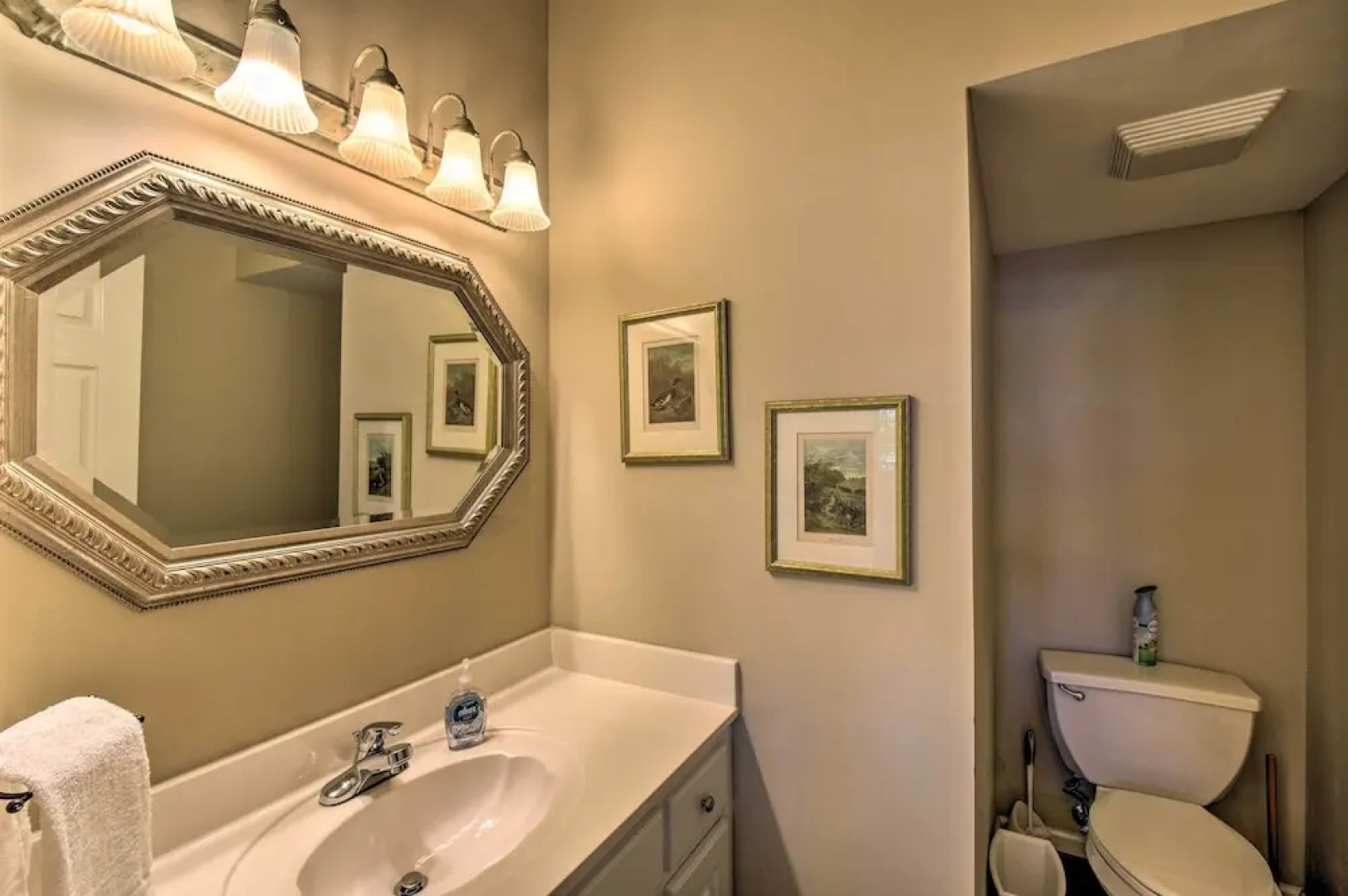 Lake Keowee Escape w/ Dock, Deck & Lake Access!