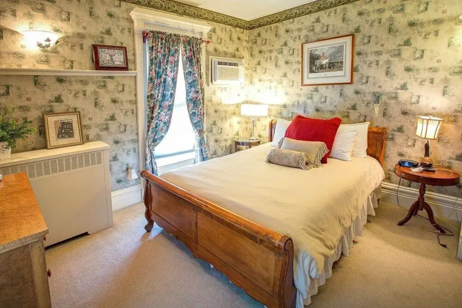 M&M Victorian Bed and Breakfast