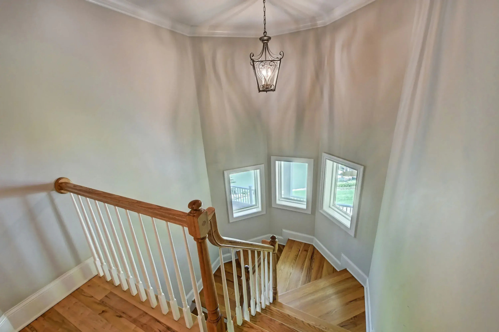 Lakefront 6bdr, Priv Dock, Game Room, Firepit Jake's Lake House by Avantstay