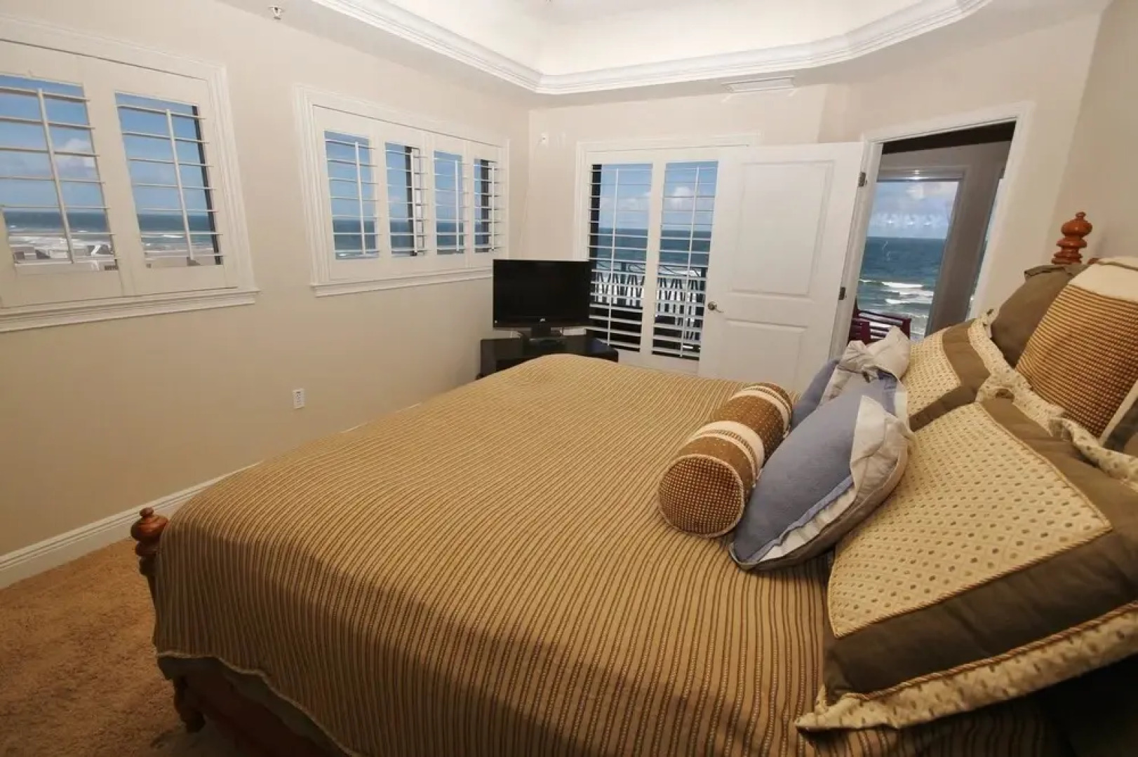 The Wave 801 Apartment 3