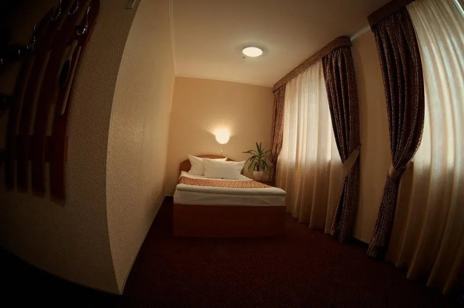 Отель Украина