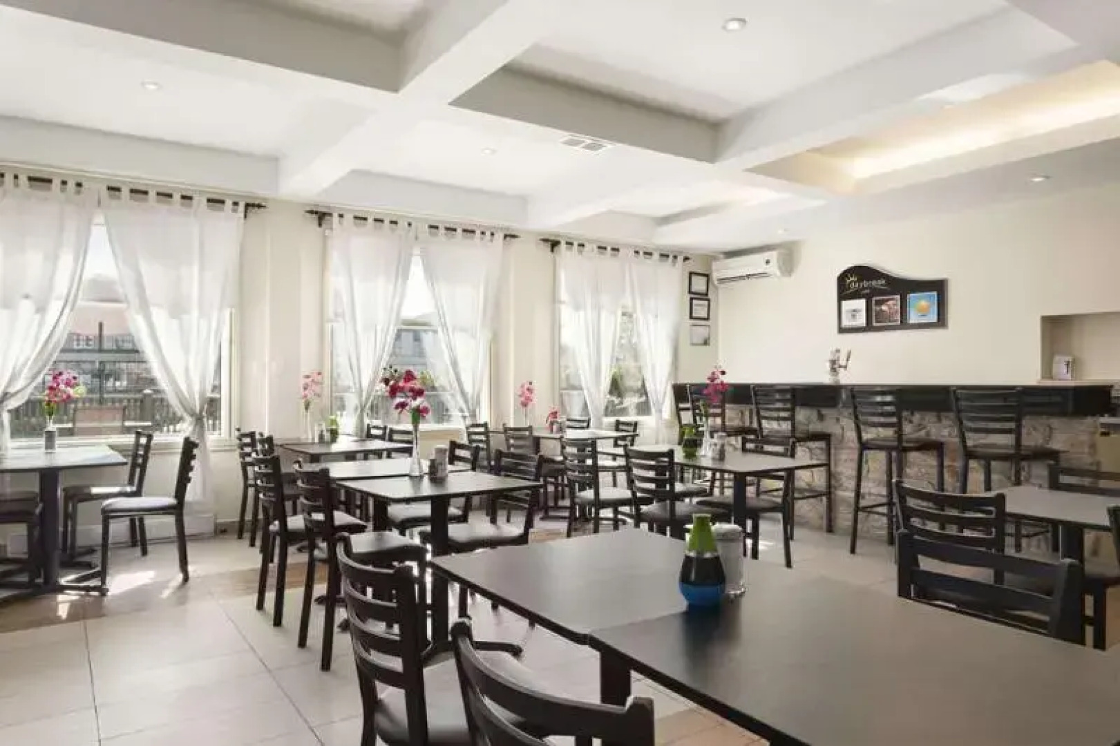 Days Inn Montreal East