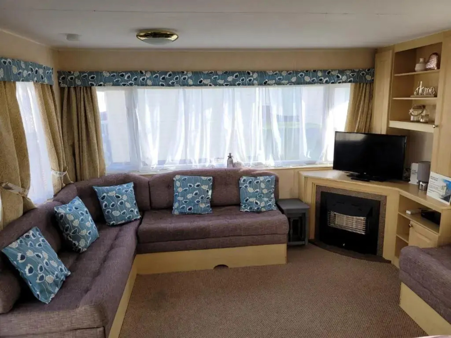 341 Family Caravan at Marine Holiday Park, sleeps 6