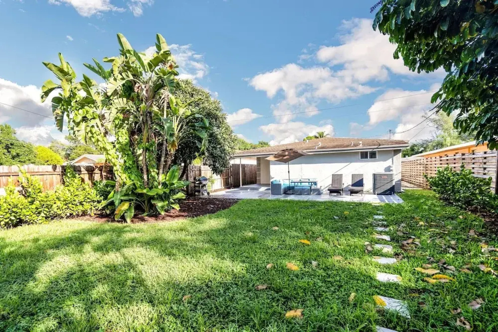 Tropical Oasis Retreat In Oakland Park, Fl 3 Bedroom Home by RedAwning