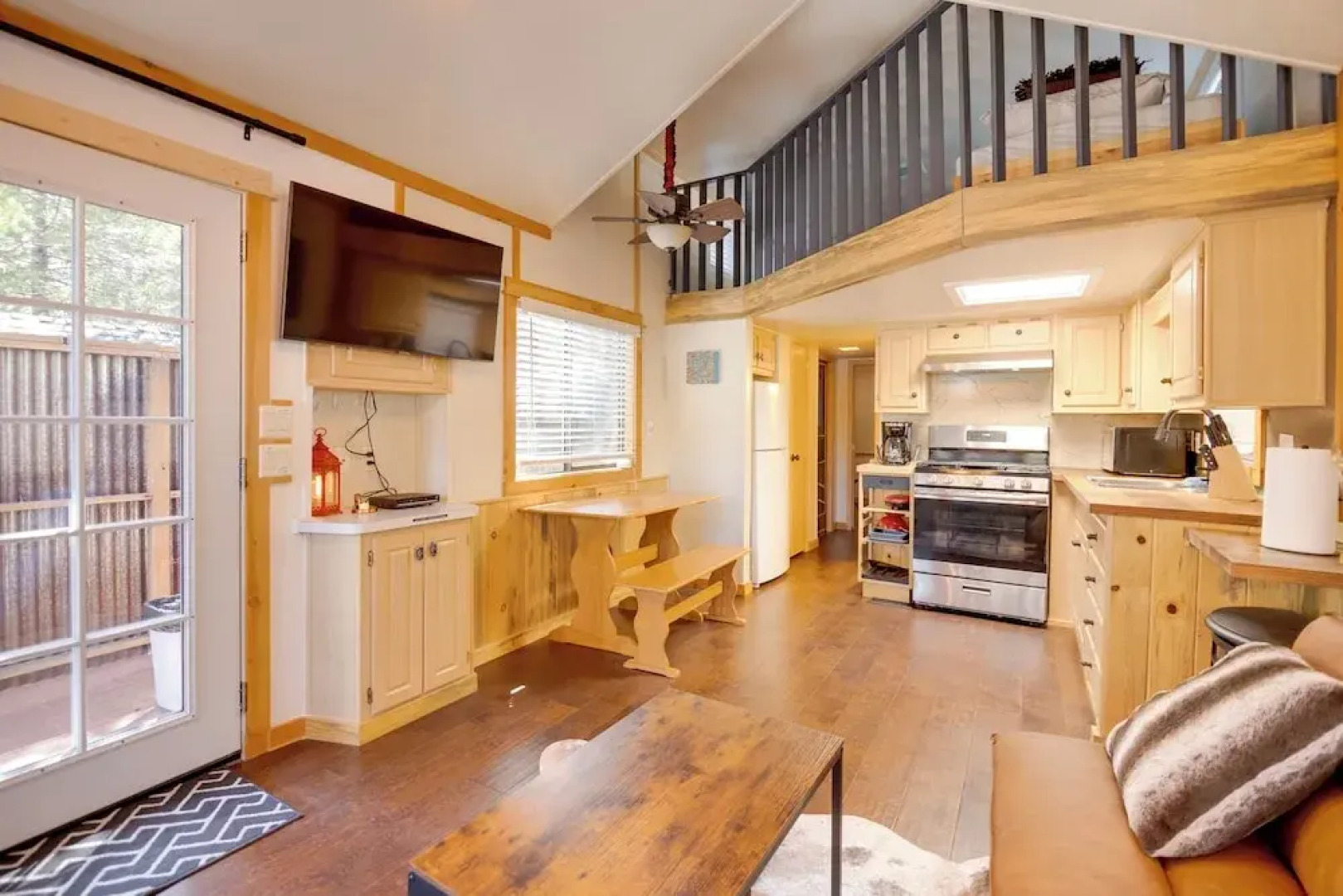 Near Lake Almanor & Golf: Cozy Cabin!