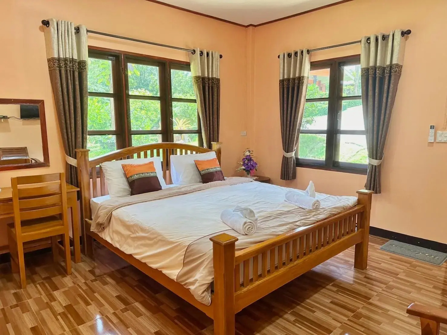 Baan Phuthadol