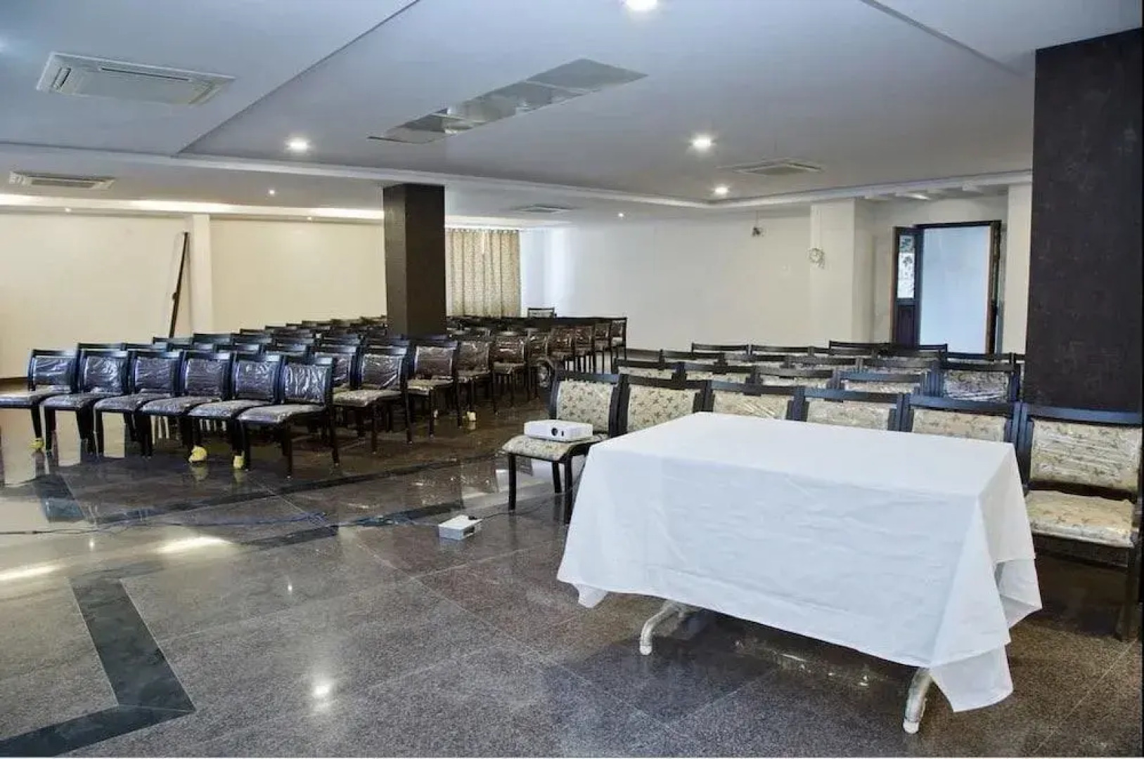 R G Hotels and Resort