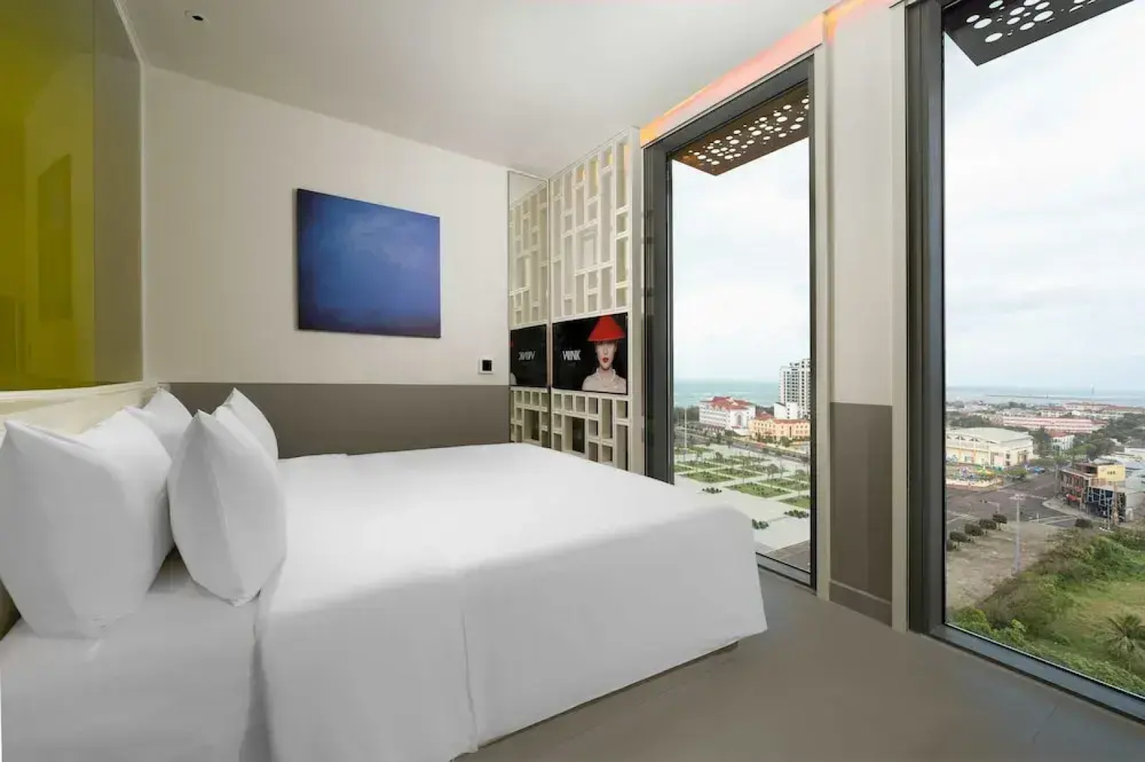 Wink Hotel Tuy Hoa Beach - 24hrs stay & Rooftop Pool Bar