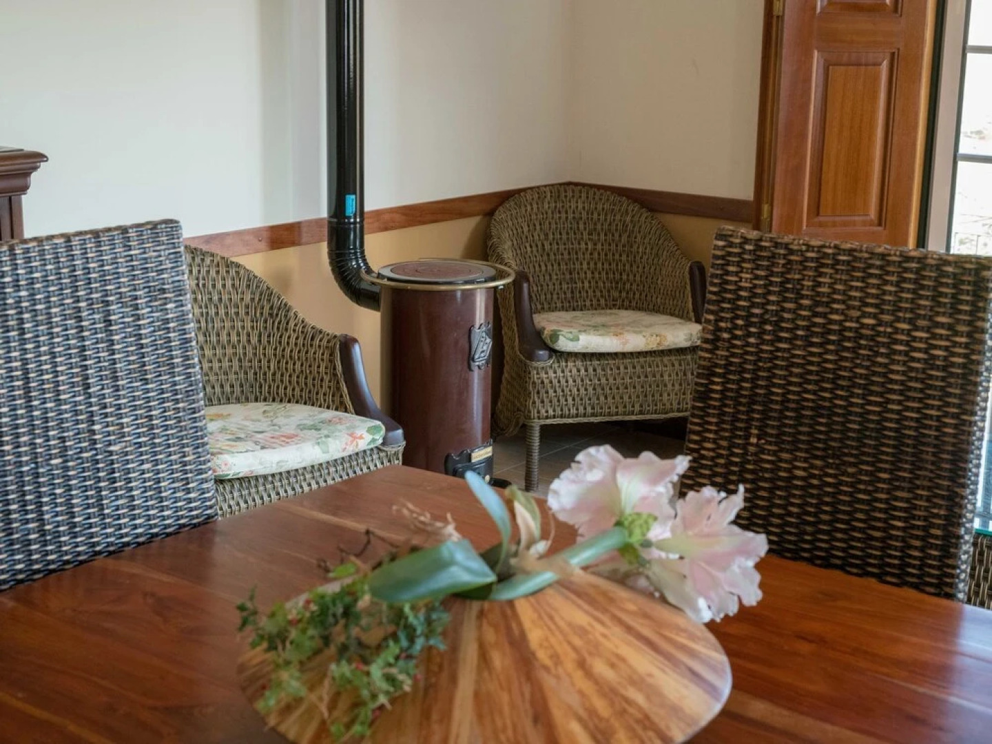 Cozy Cottage in Vila Flor With Swimming Pool