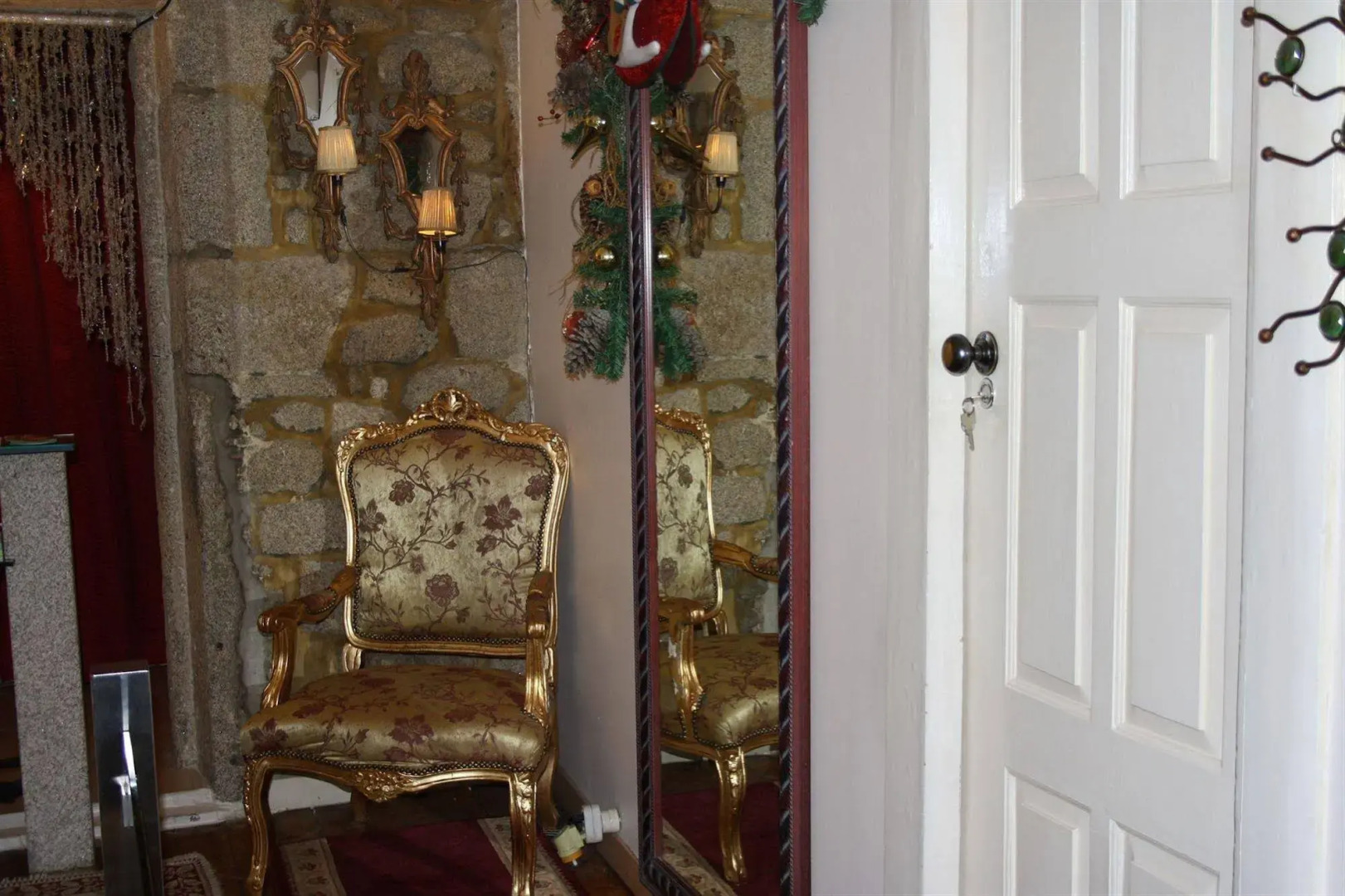 Residencia Pedra Antiga