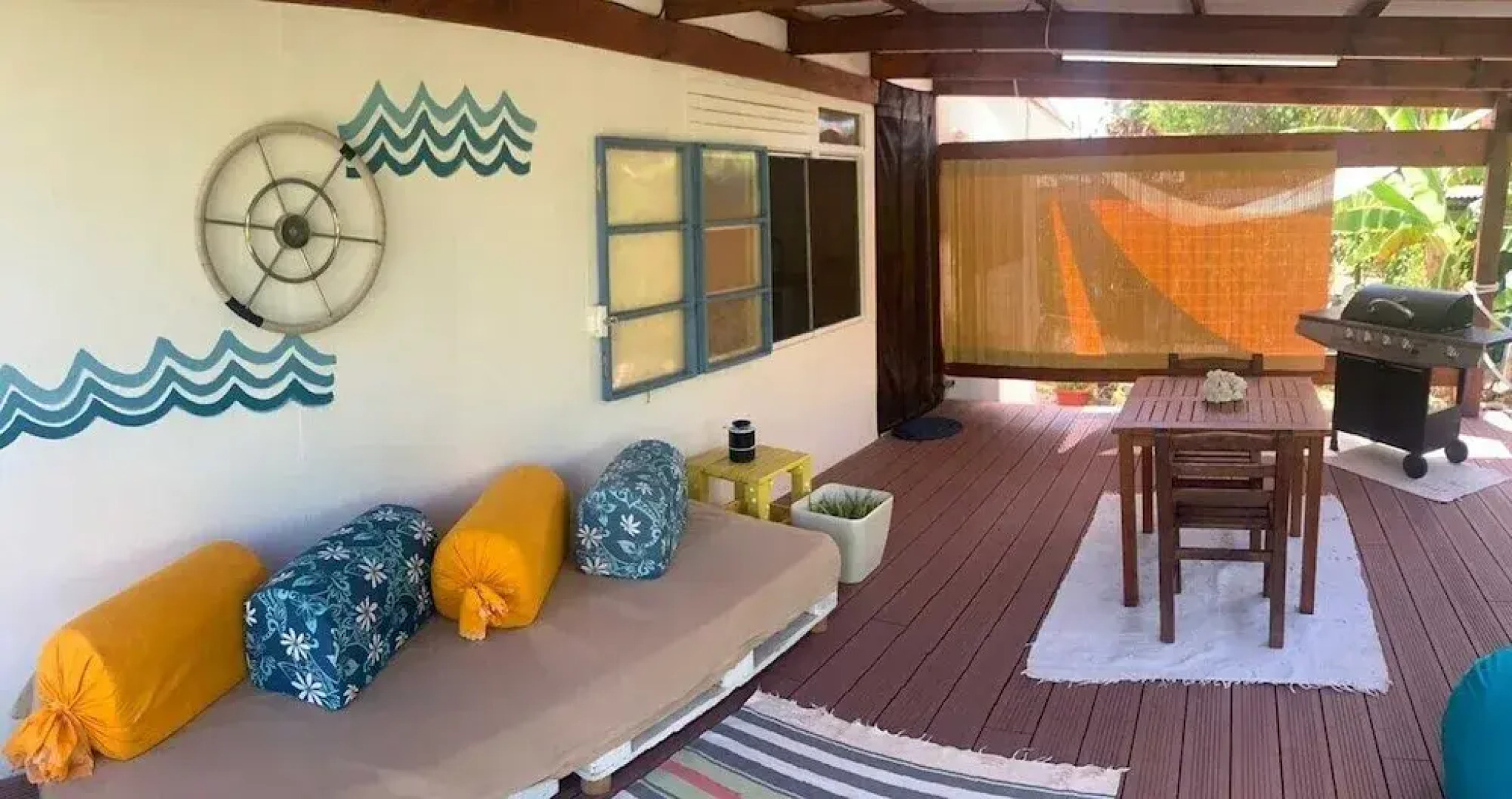 Moana Breeze Eco Lodge