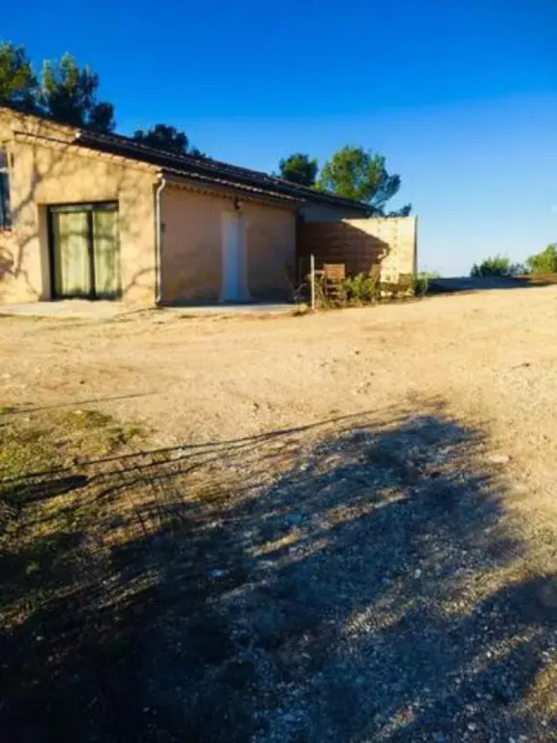 studio dans la pinede L isle sur la sorgue