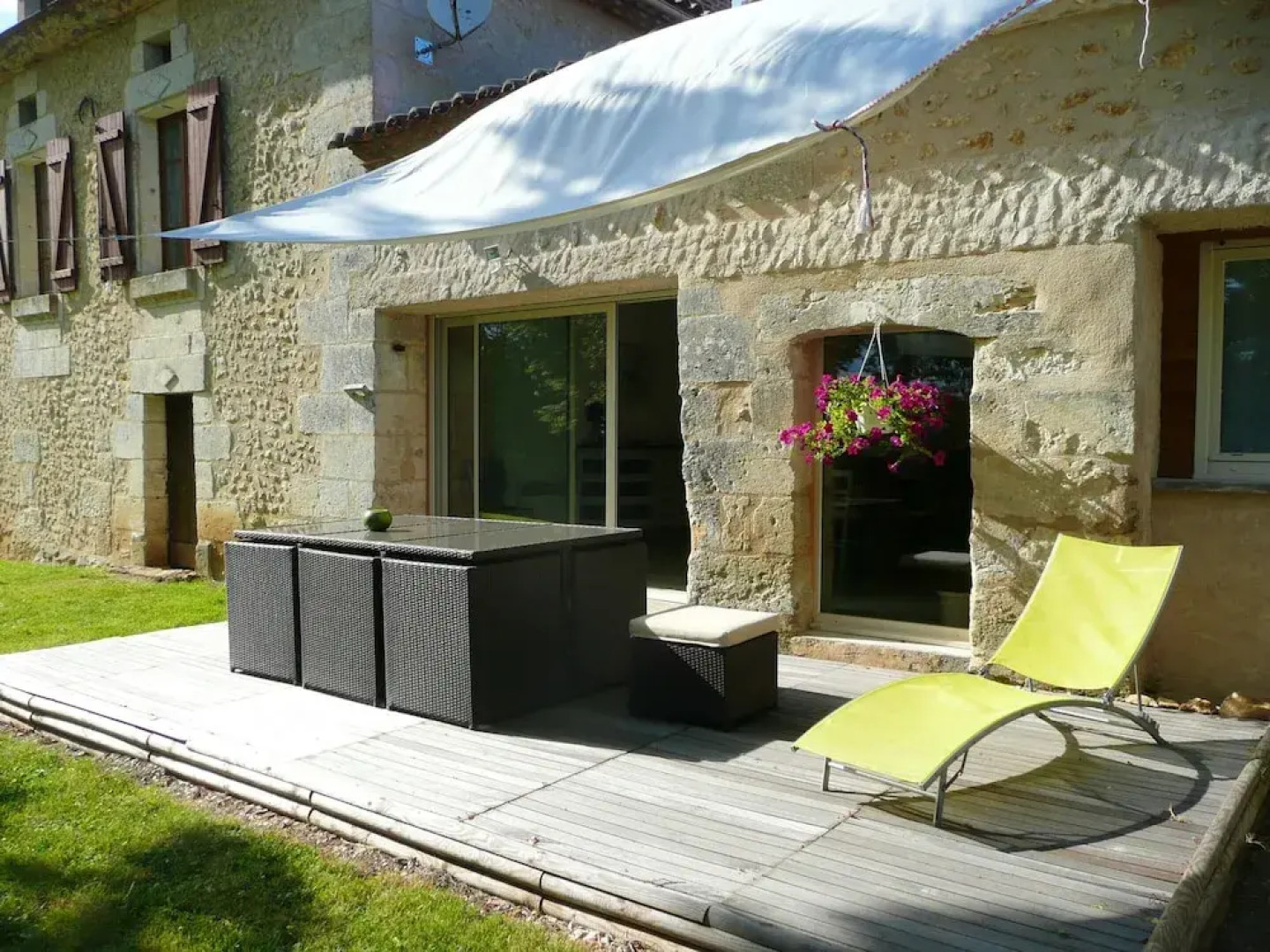 House With 3 Bedrooms in Saint-germain-du-salembre, With Pool Access,