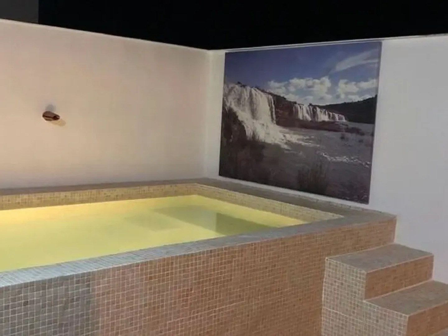 Quaint Holiday Home With Private Pool