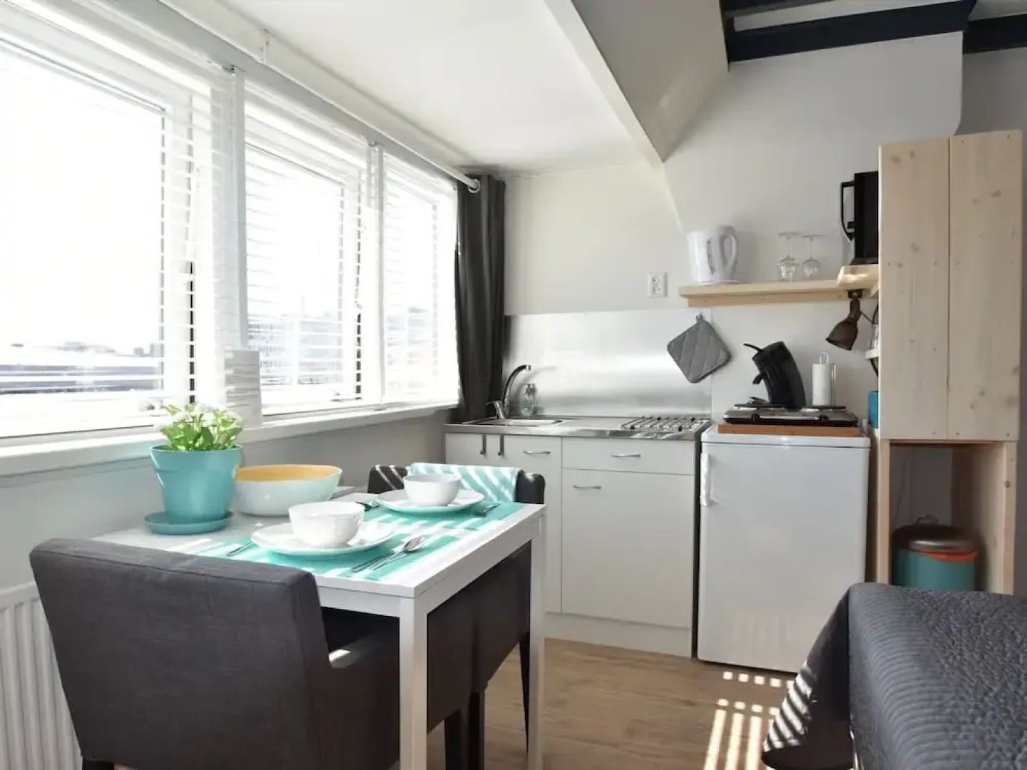 Elegant Studio Near Beach