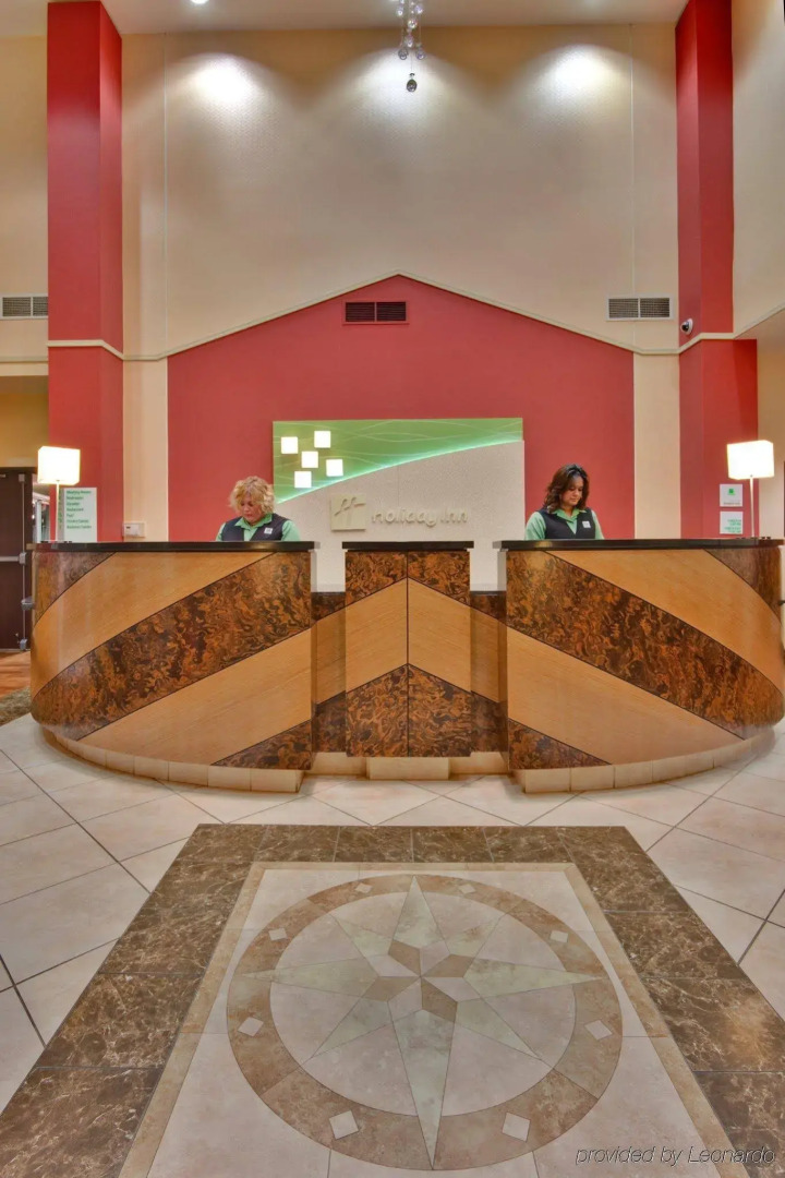 Holiday Inn & Suites Bakersfield by IHG