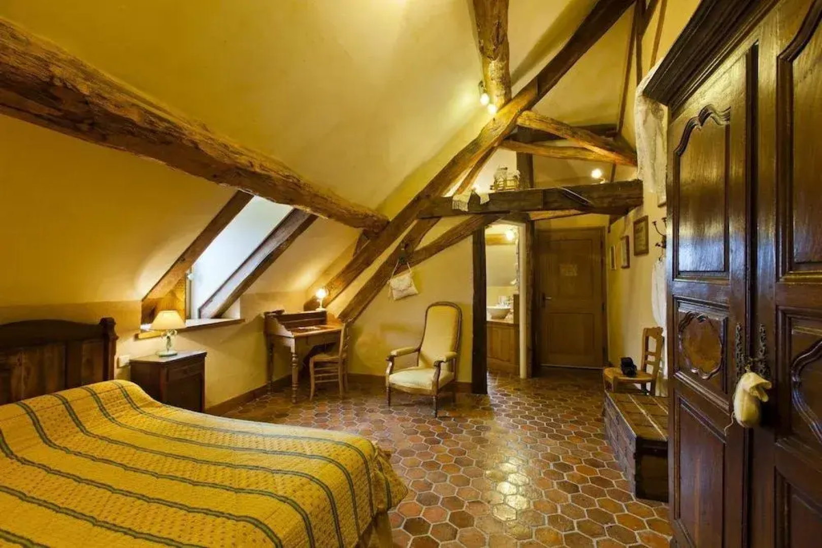 Hôtel De La Beursaudiere