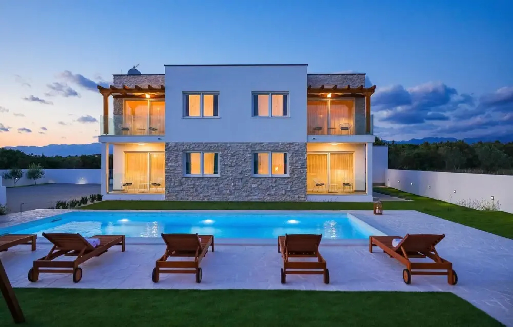 Nice Home in Vrsi With 4 Bedrooms, Wifi and Outdoor Swimming Pool