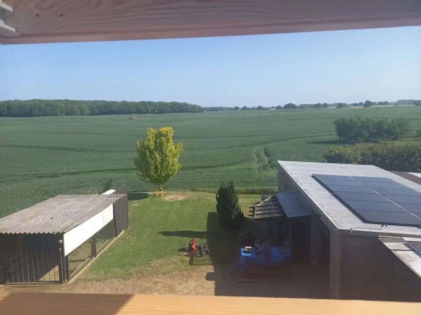 Schone Zweizimmer-ferienwohnung mit Pool im Garten