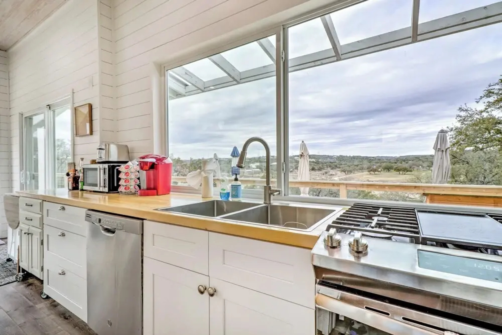 Updated Texas Tiny Home Rental on Lake Travis