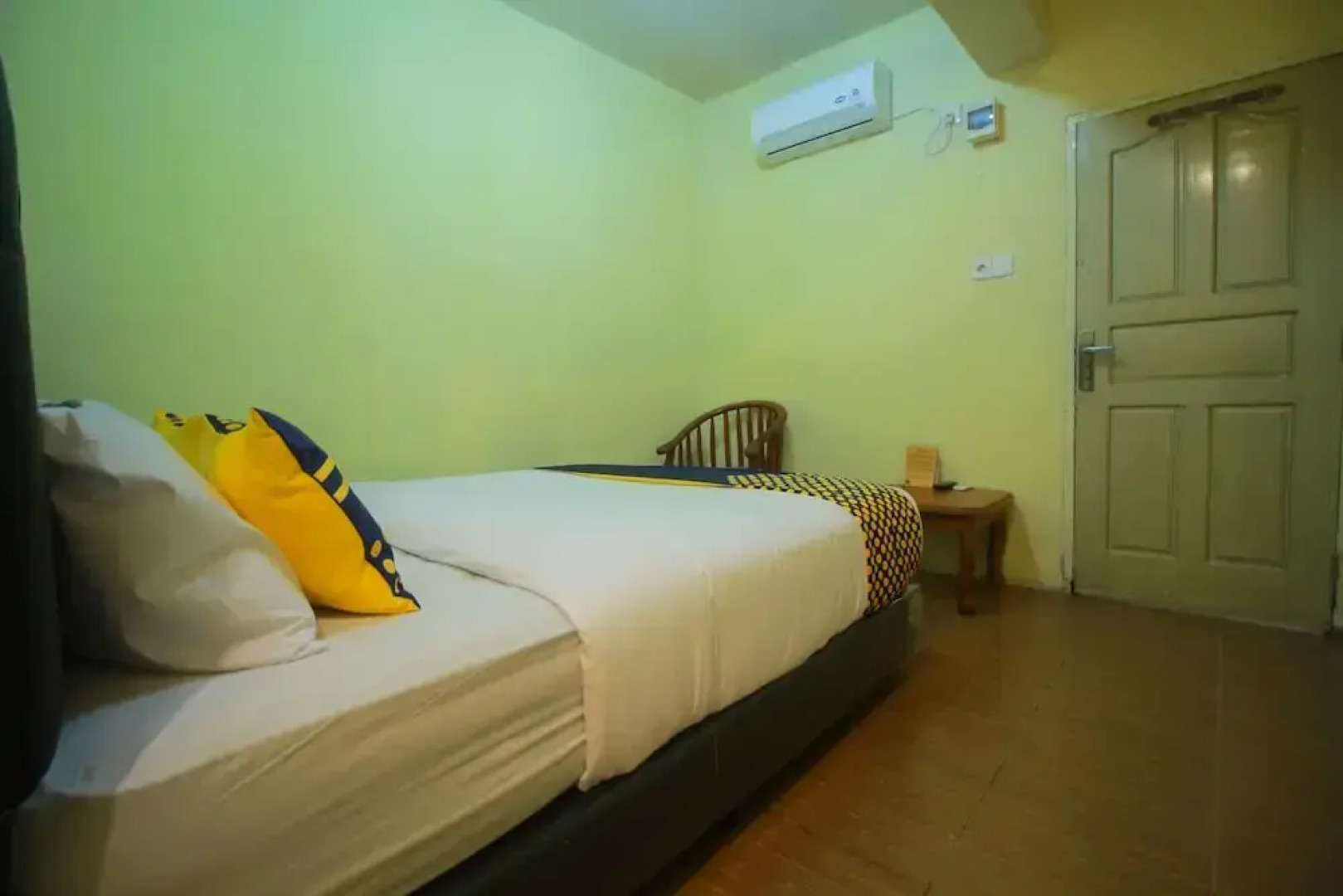 SPOT ON 2305 Andys Nur Penginapan