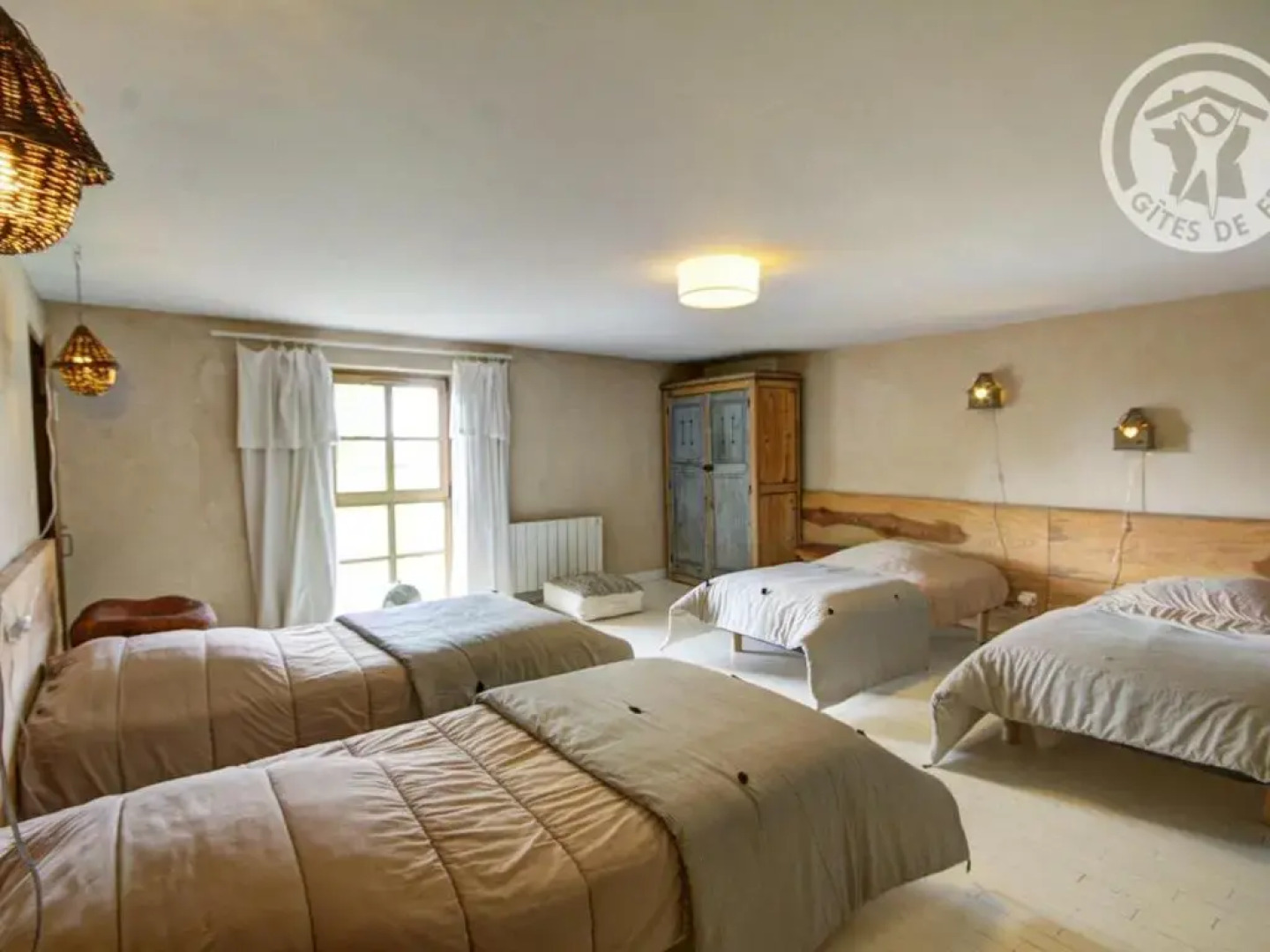 Gîte Saint-Germain-Lespinasse, 7 pièces, 14 personnes - FR-1-496-6