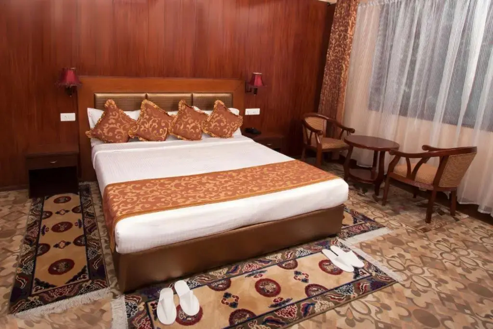 Yarlam Portico Resort