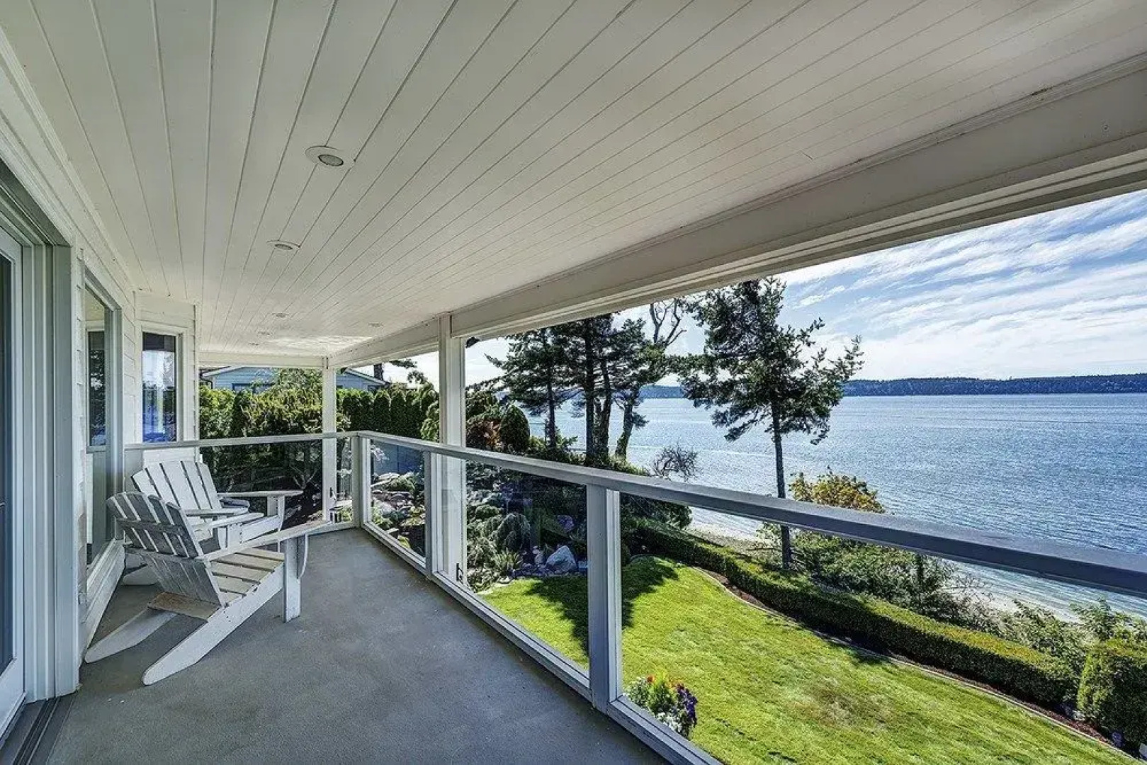 Sea Mist Waterfront Inn