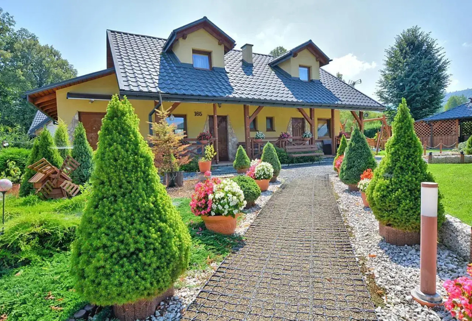 Całoroczne domki apartamentowe "Pod lipą" Izabela Konopelska