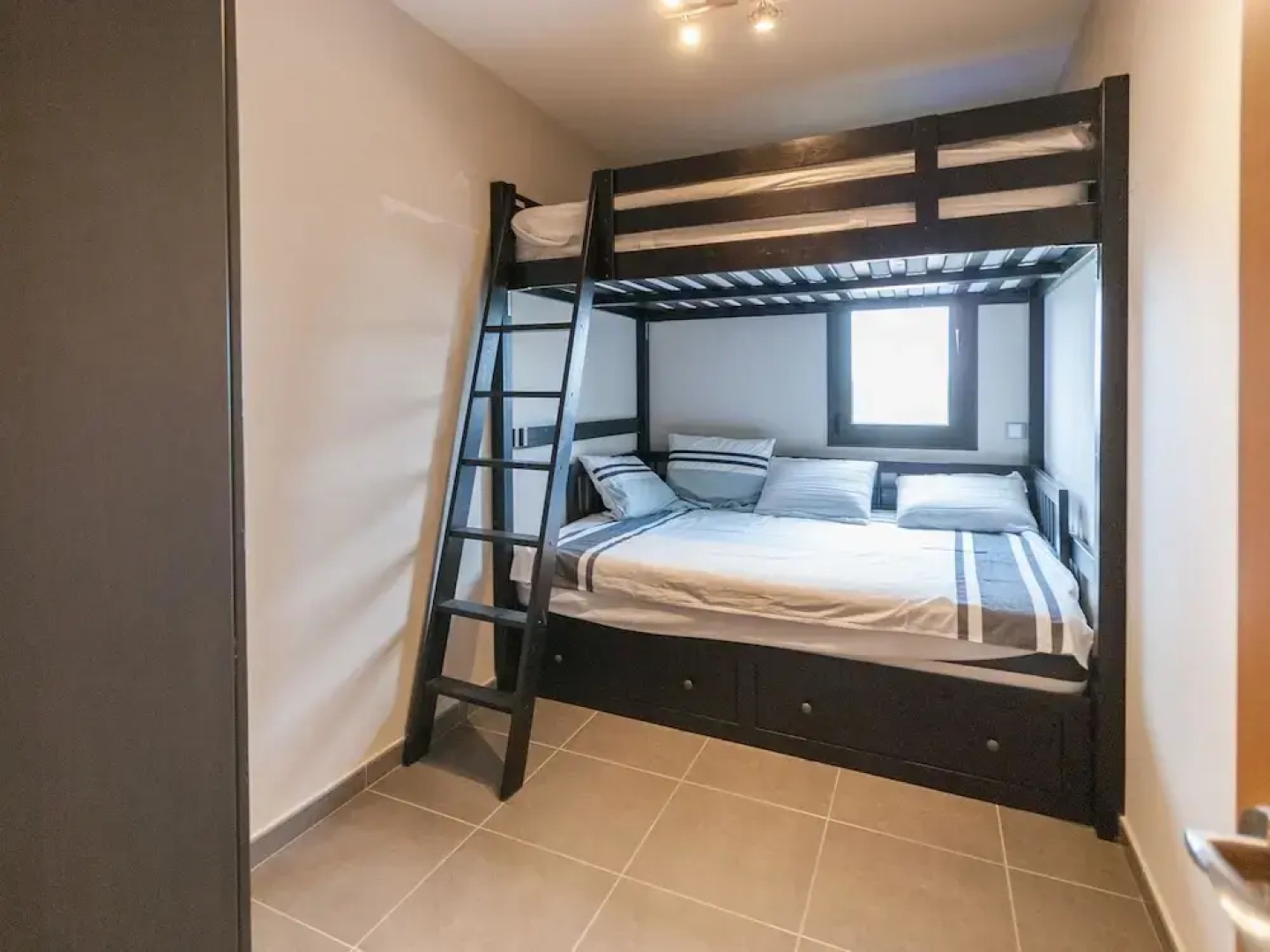 Wonderful Apartment in St Pere Pescador With Communal Pool