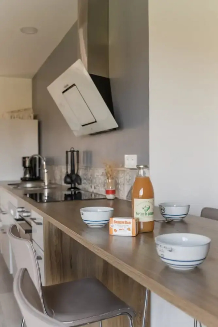 Nice 2-room Apartment With sea View Near the Beach