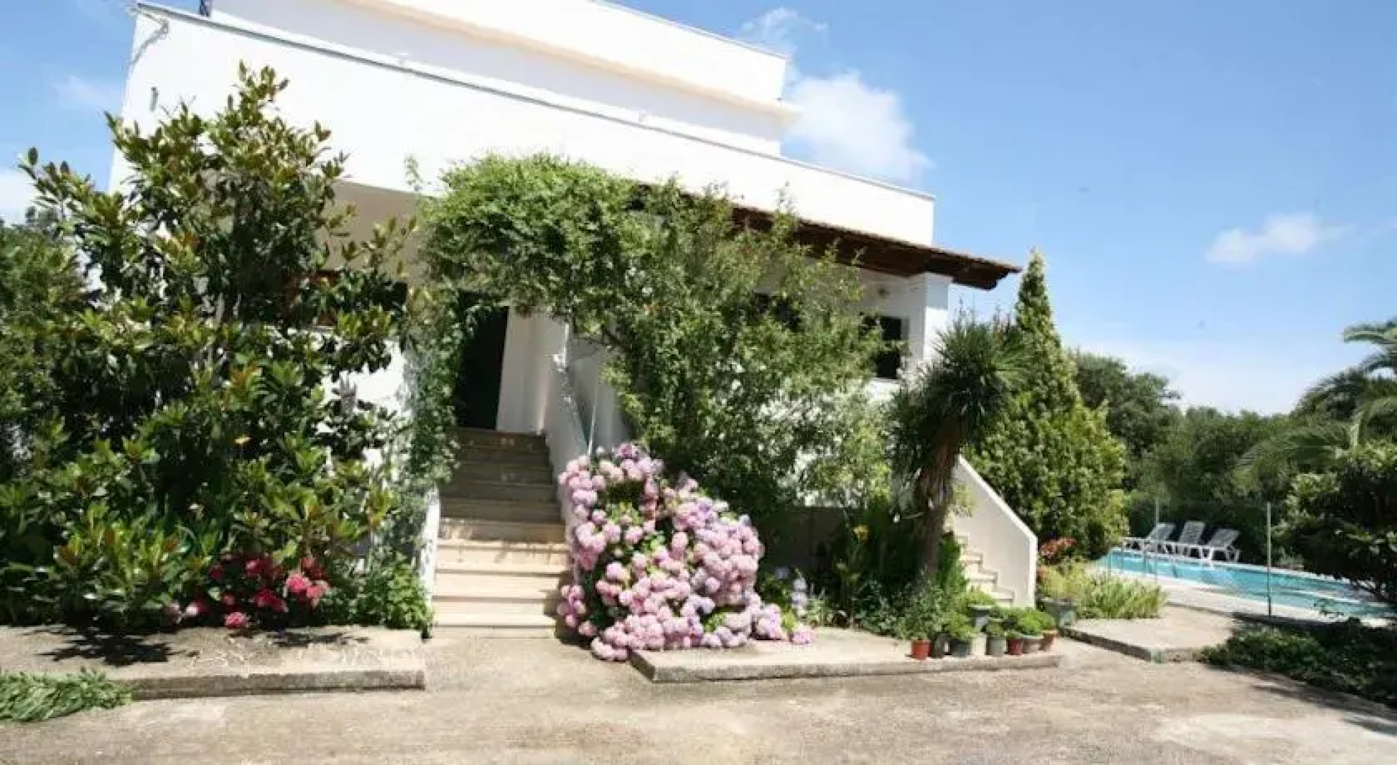 Villa Dina