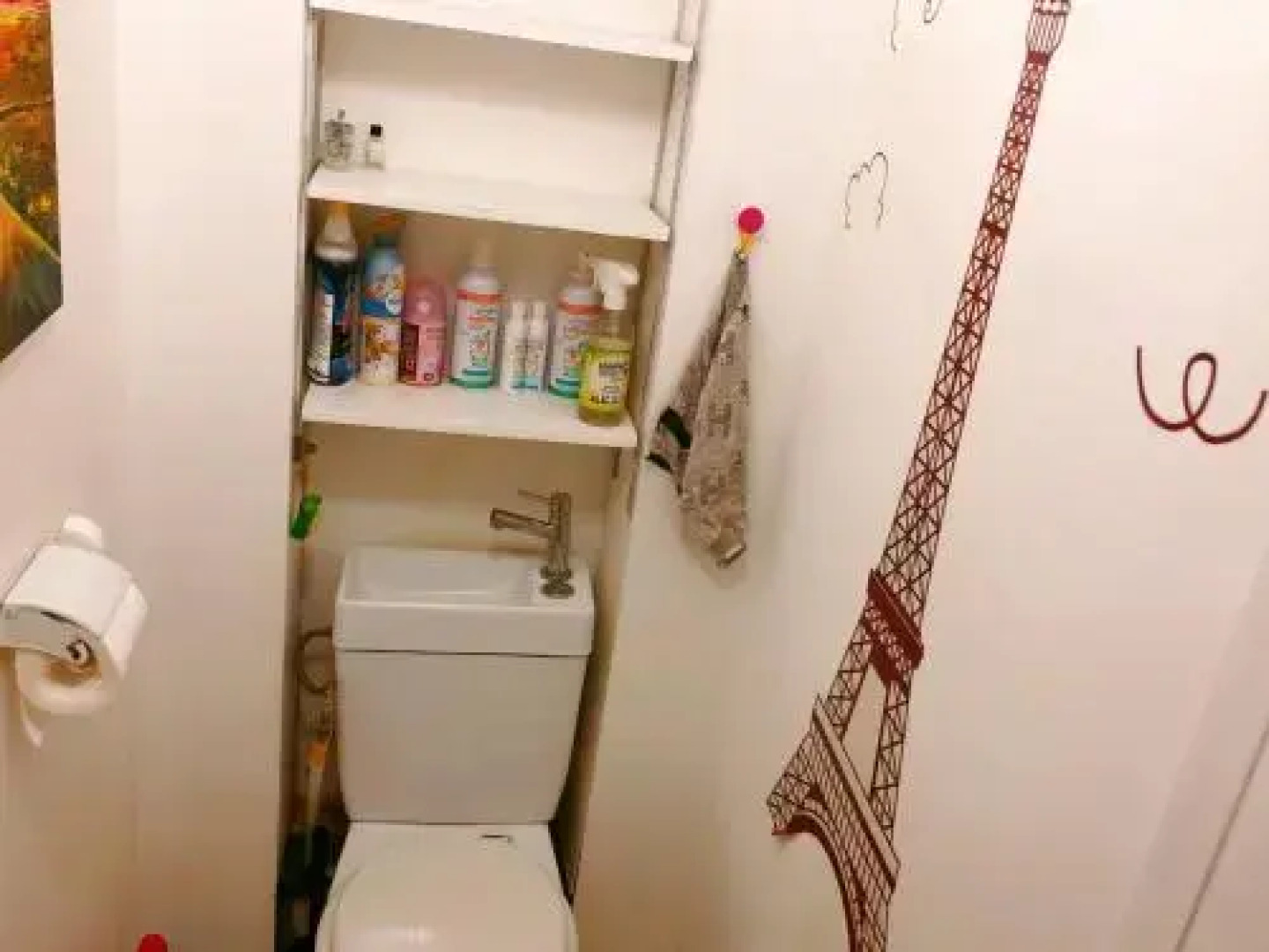 A Simple Bedroom In A Shared Apartment 20 Min To Paris Center